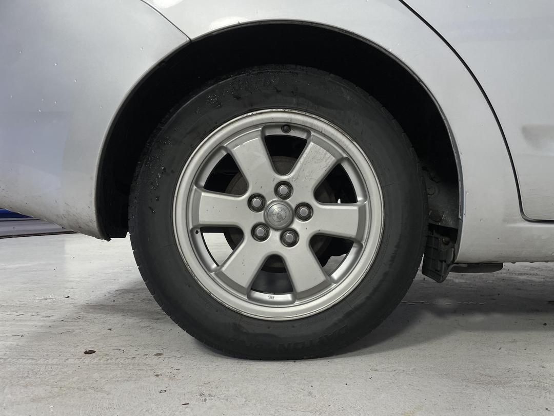 Photo '8' of Toyota Prius