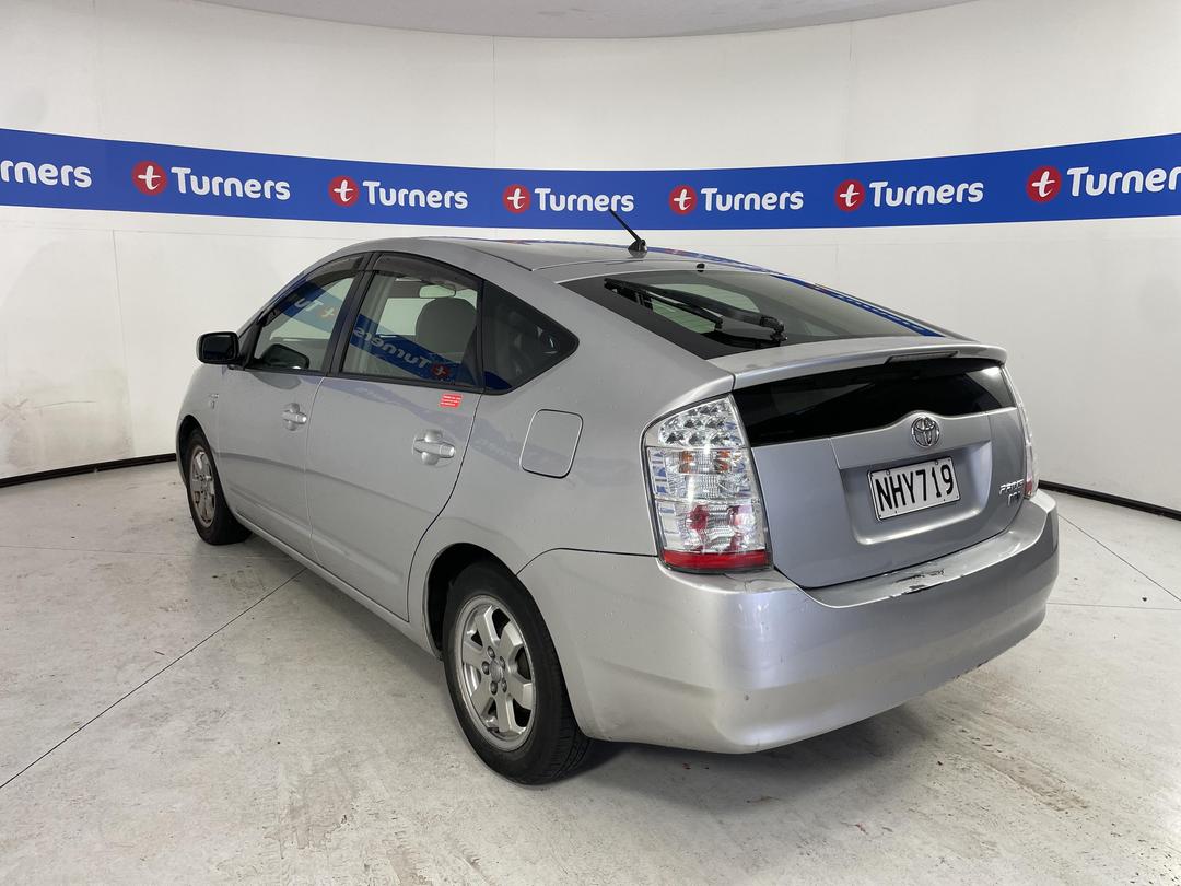 Photo '10' of Toyota Prius