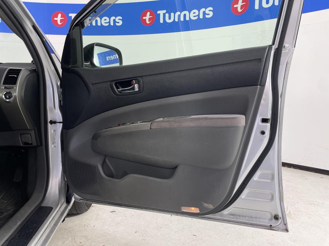 Photo '13' of Toyota Prius