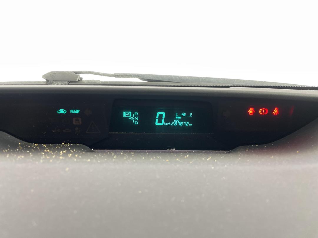 Photo '16' of Toyota Prius