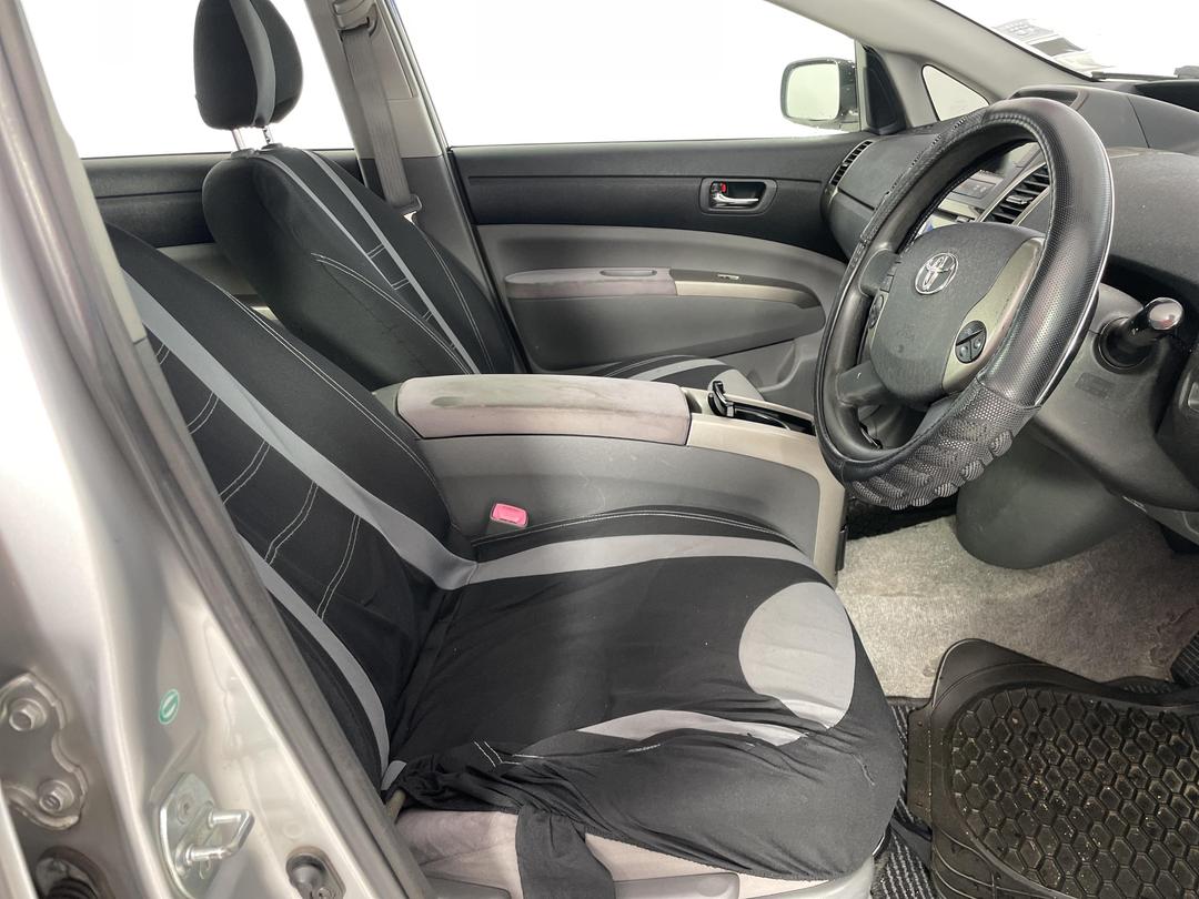 Photo '14' of Toyota Prius