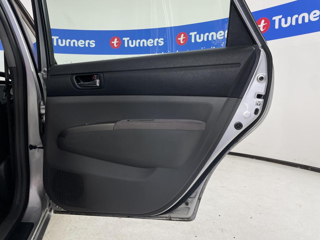 Photo '17' of Toyota Prius