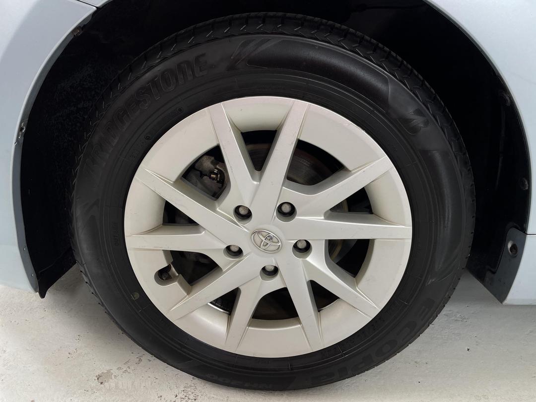 Photo '10' of Toyota Prius