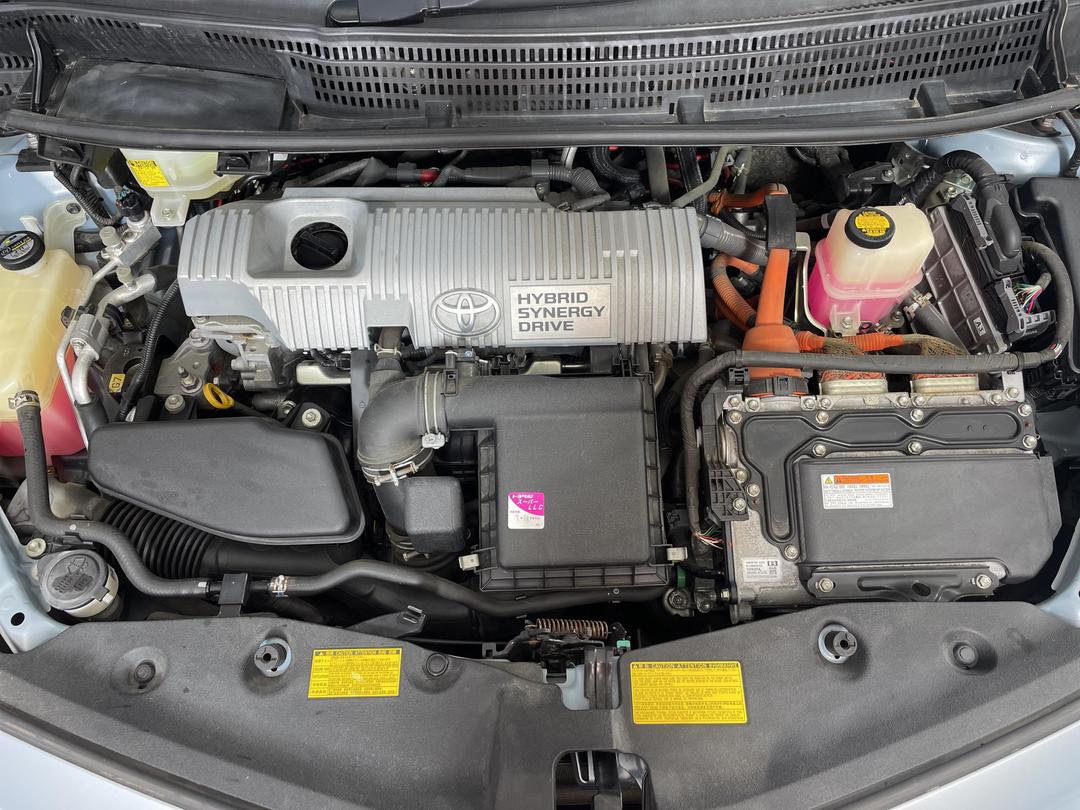 Photo '13' of Toyota Prius