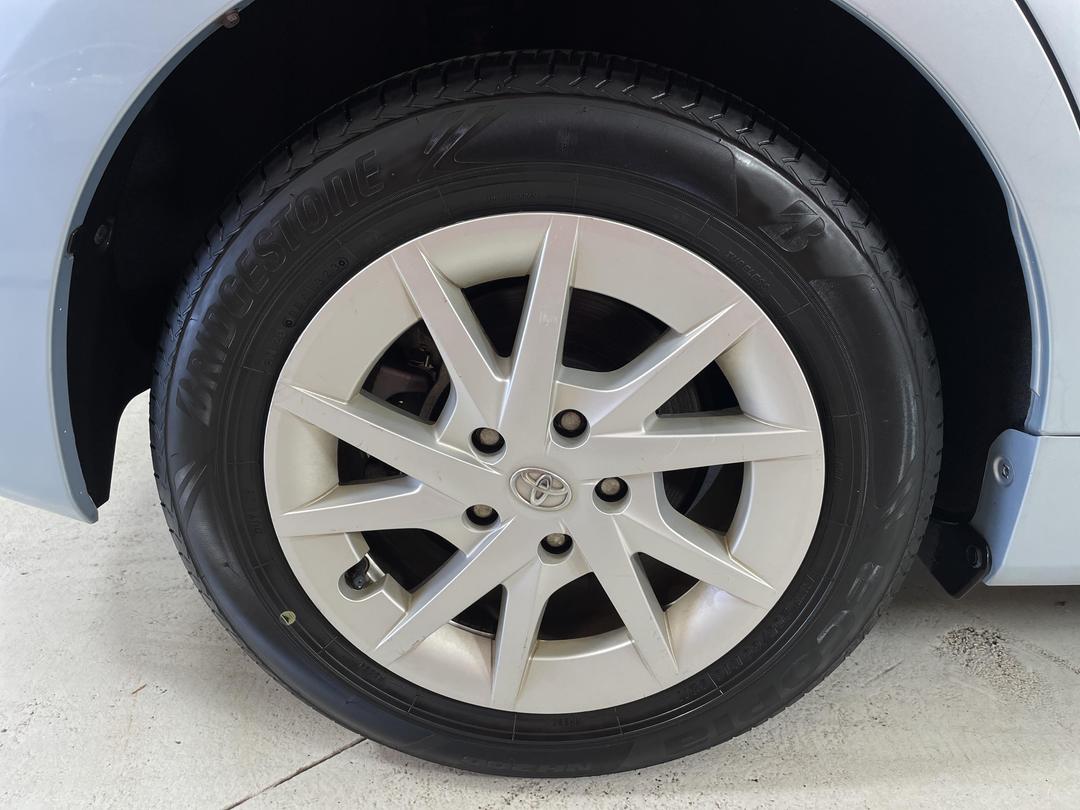 Photo '12' of Toyota Prius