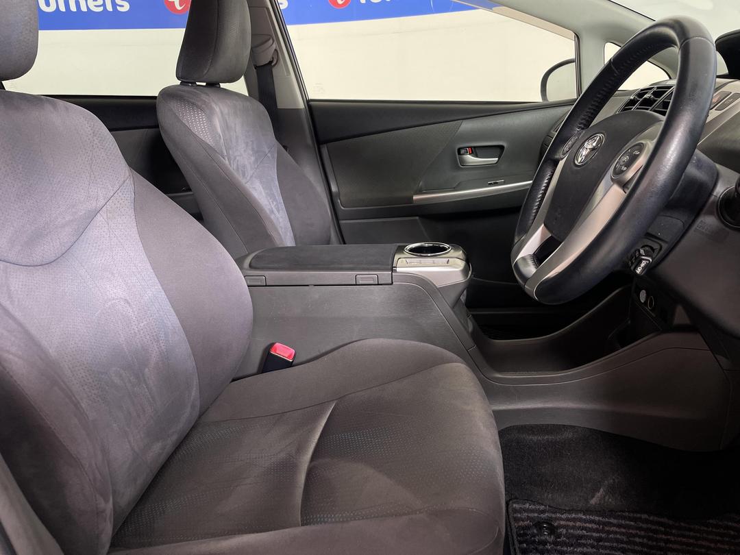 Photo '16' of Toyota Prius