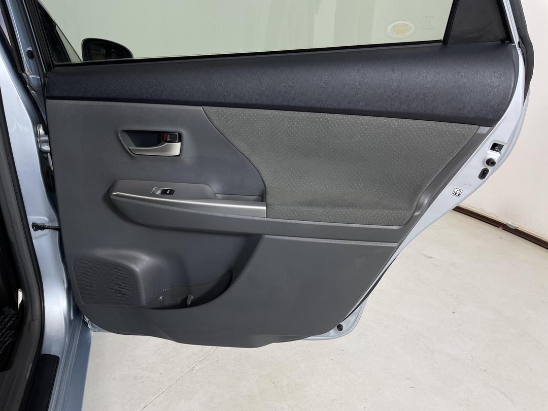 Photo '19' of Toyota Prius