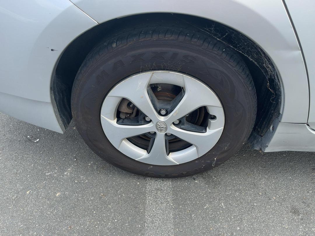 Photo '8' of Toyota Prius