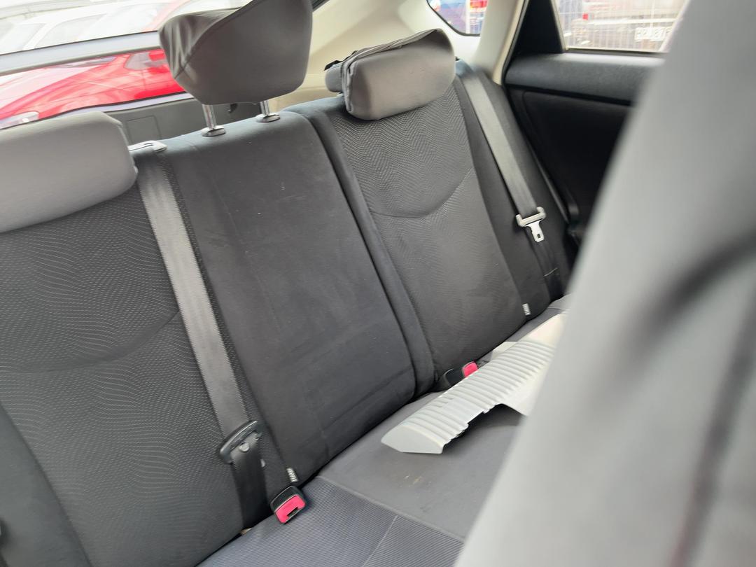 Photo '10' of Toyota Prius