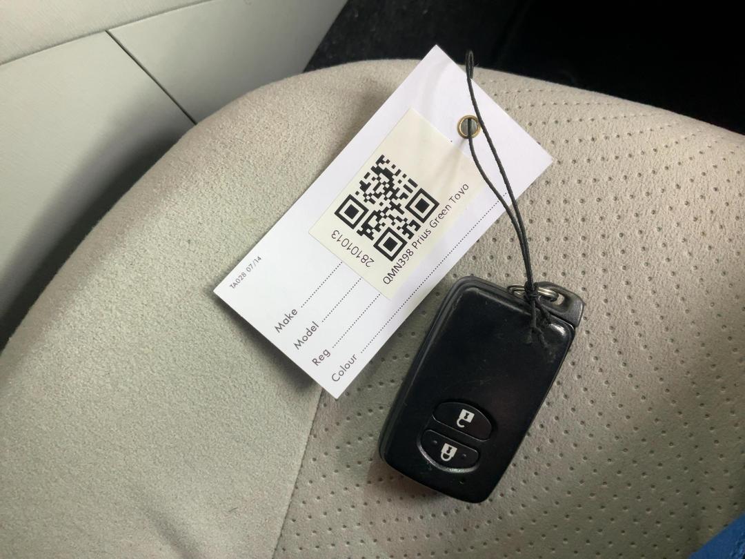 Photo '10' of Toyota Prius