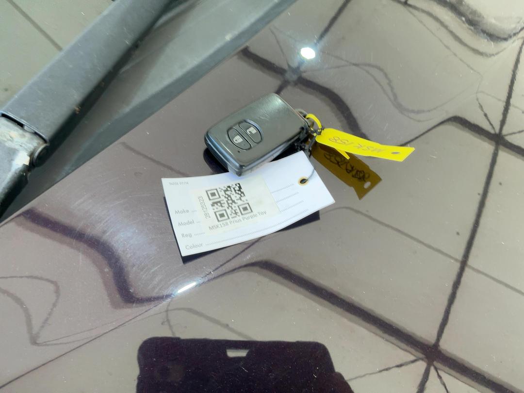 Photo '12' of Toyota Prius