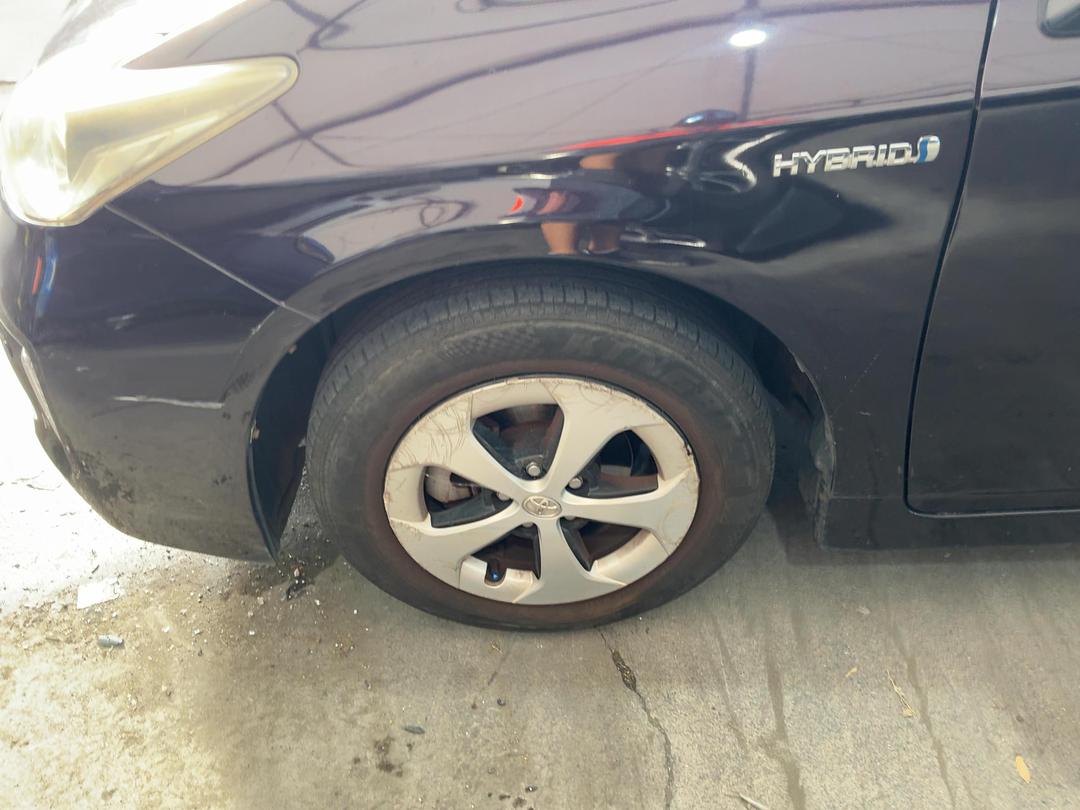 Photo '16' of Toyota Prius