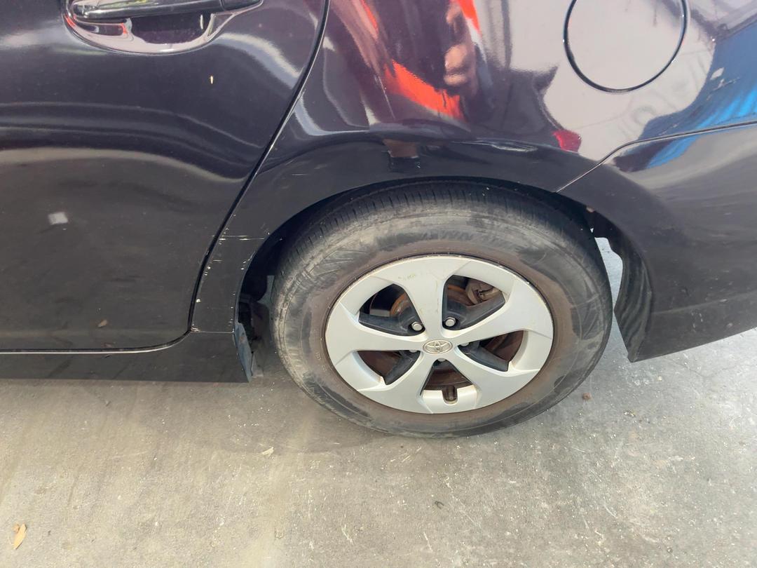 Photo '17' of Toyota Prius