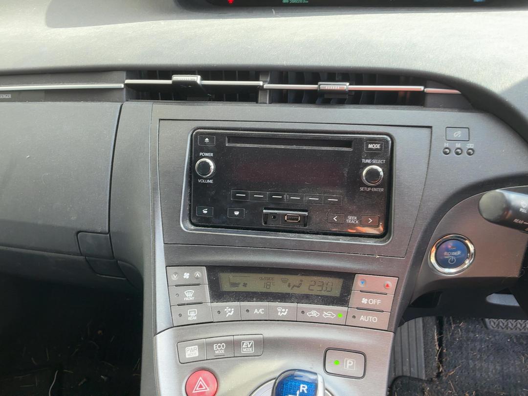 Photo '20' of Toyota Prius Hybrid Photo '20' of Toyota Prius Hybrid