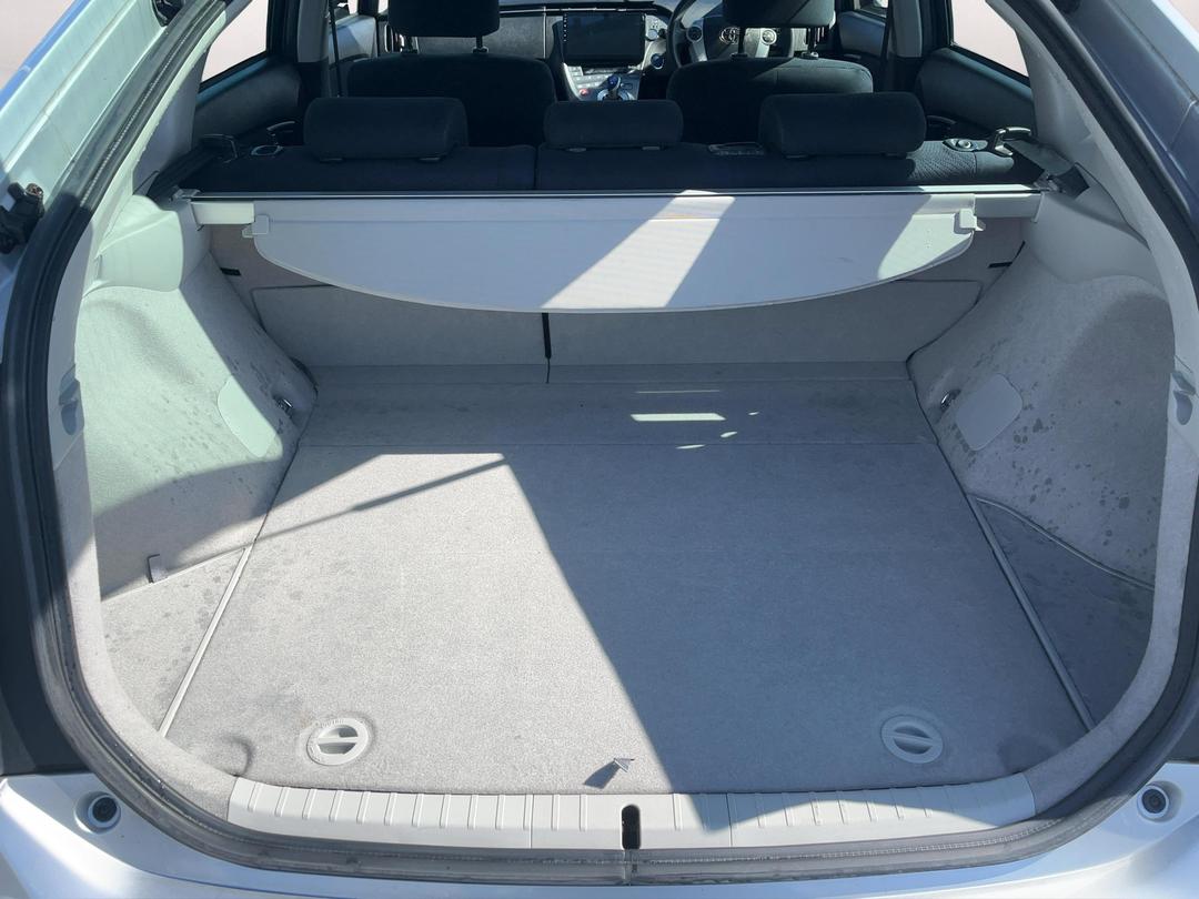 Photo '14' of Toyota Prius