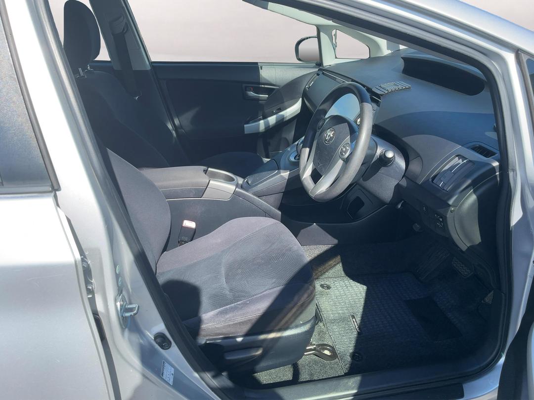 Photo '16' of Toyota Prius