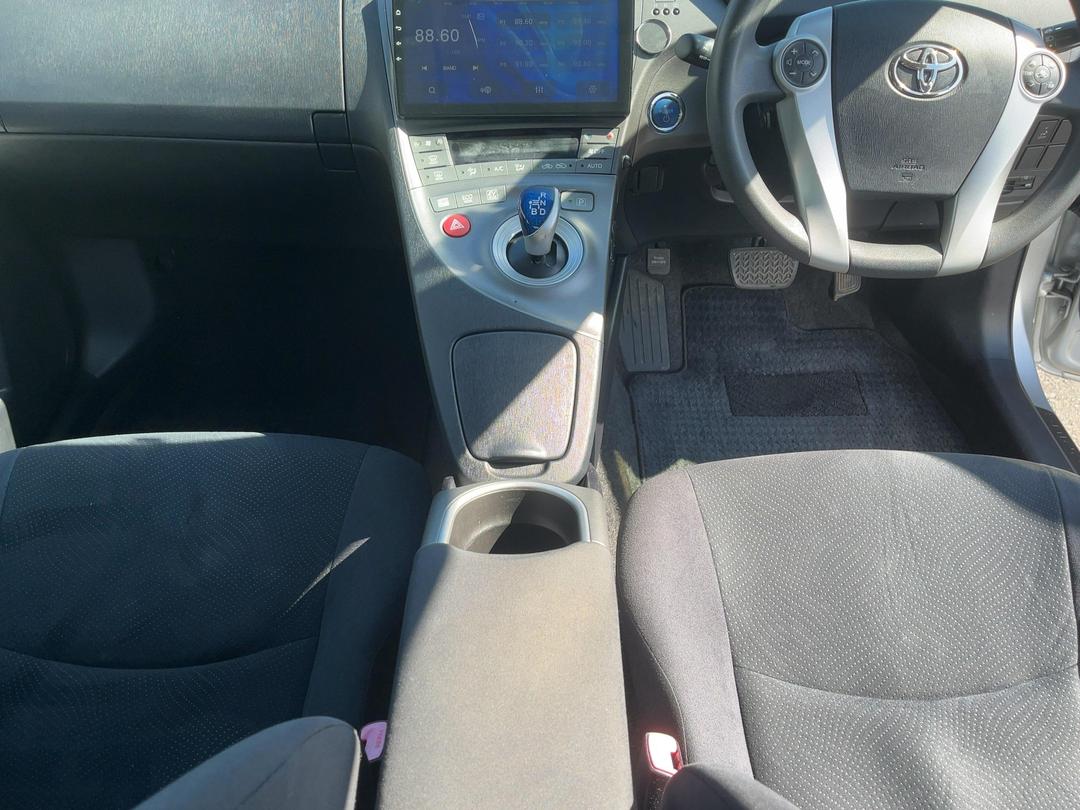 Photo '18' of Toyota Prius