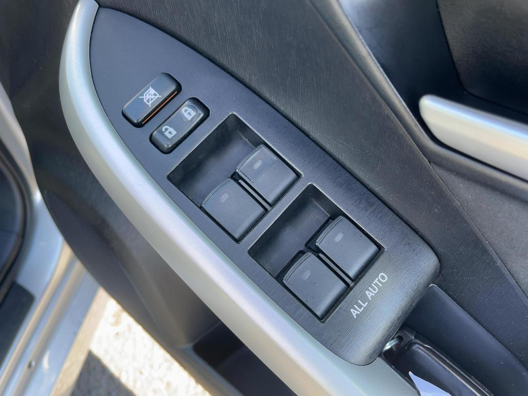 Photo '23' of Toyota Prius