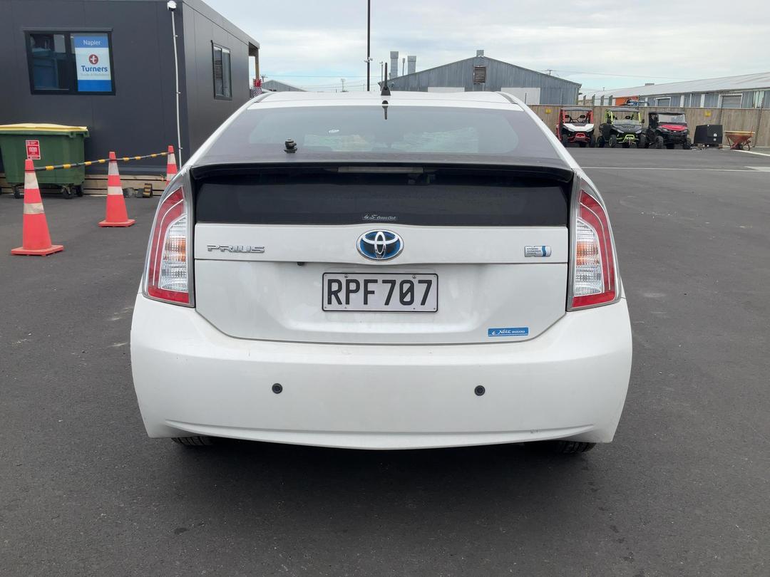 Photo '7' of Toyota Prius Photo '7' of Toyota Prius