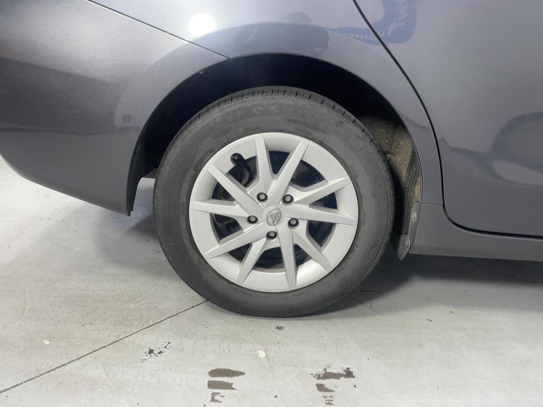Photo '12' of Toyota Prius