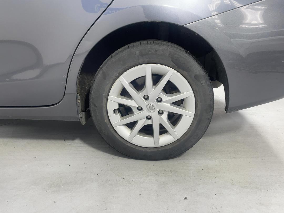 Photo '11' of Toyota Prius