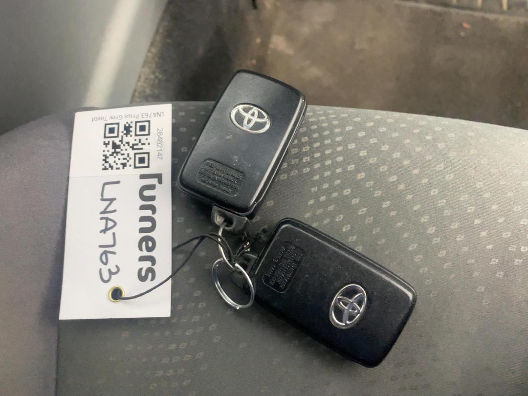 Photo '22' of Toyota Prius