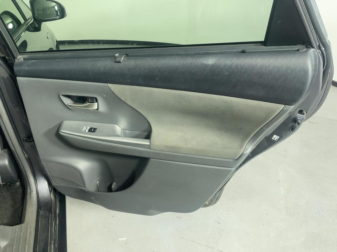 Photo '19' of Toyota Prius