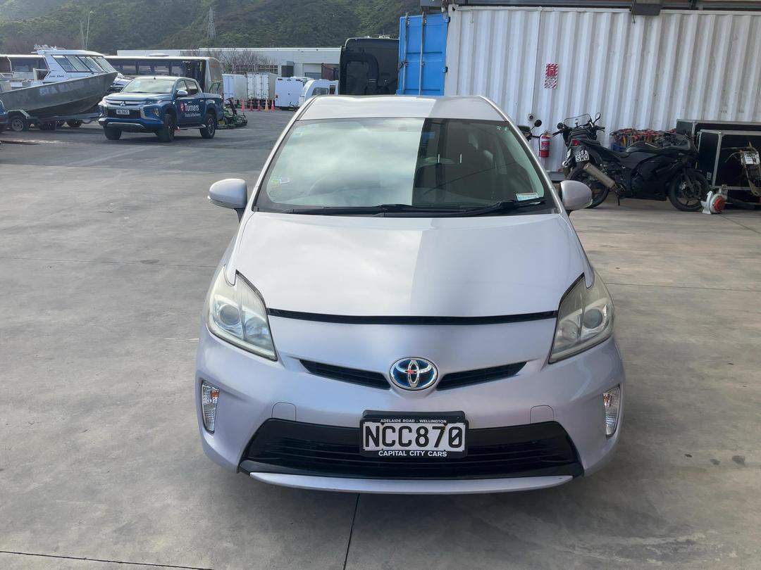 Photo '3' of Toyota Prius Photo '3' of Toyota Prius