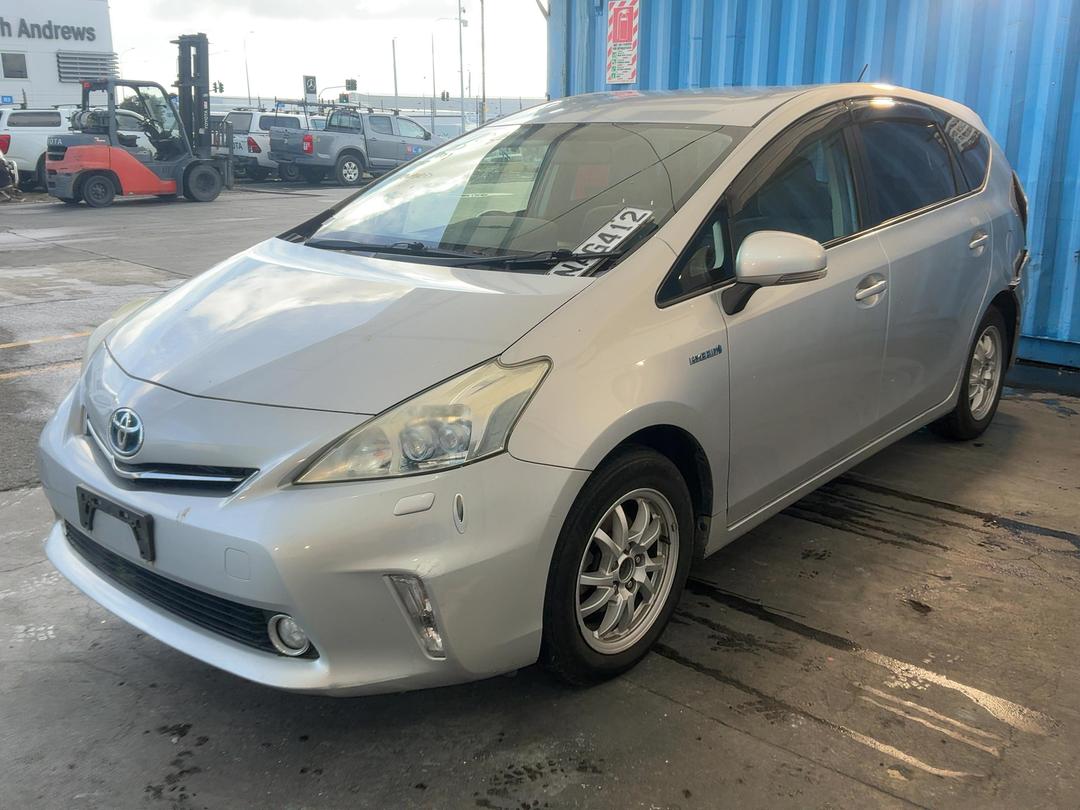 Photo '3' of Toyota Prius V Prius Alpha Photo '3' of Toyota Prius V Prius Alpha