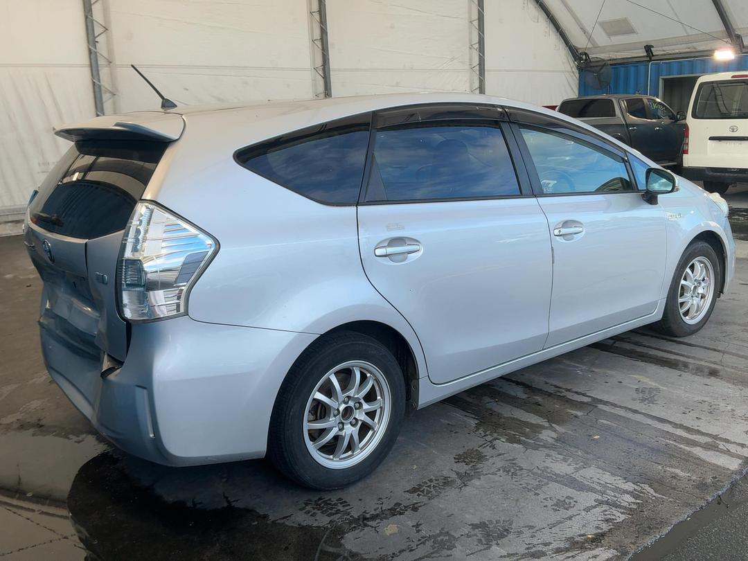 Photo '5' of Toyota Prius V Prius Alpha Photo '5' of Toyota Prius V Prius Alpha