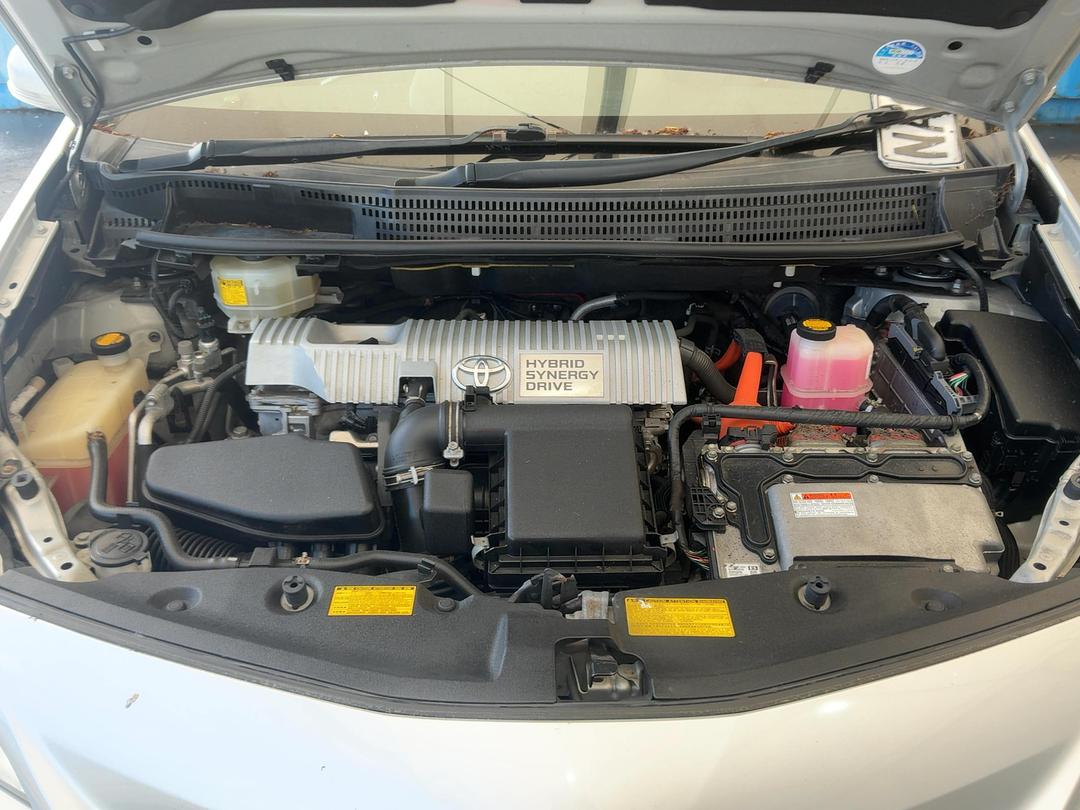 Photo '13' of Toyota Prius V Prius Alpha Photo '13' of Toyota Prius V Prius Alpha