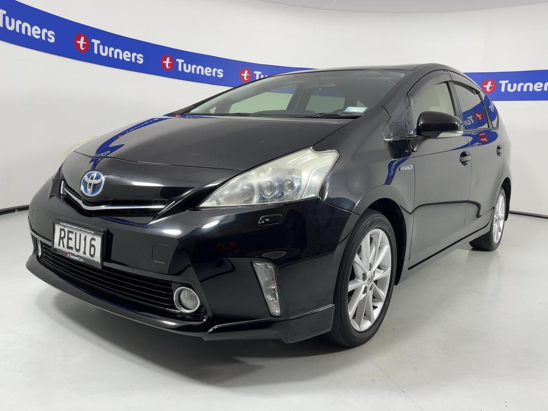 Photo '4' of Toyota Prius V