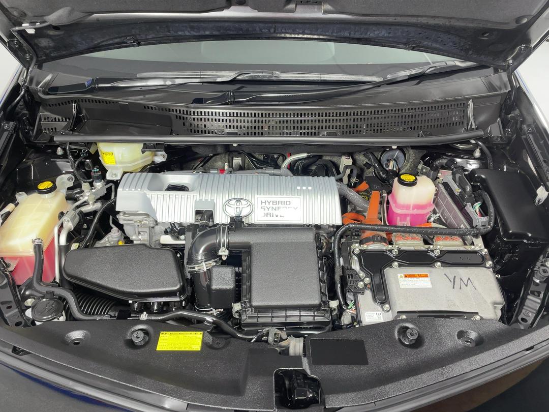 Photo '13' of Toyota Prius V