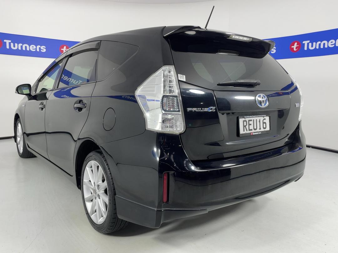 Photo '5' of Toyota Prius V
