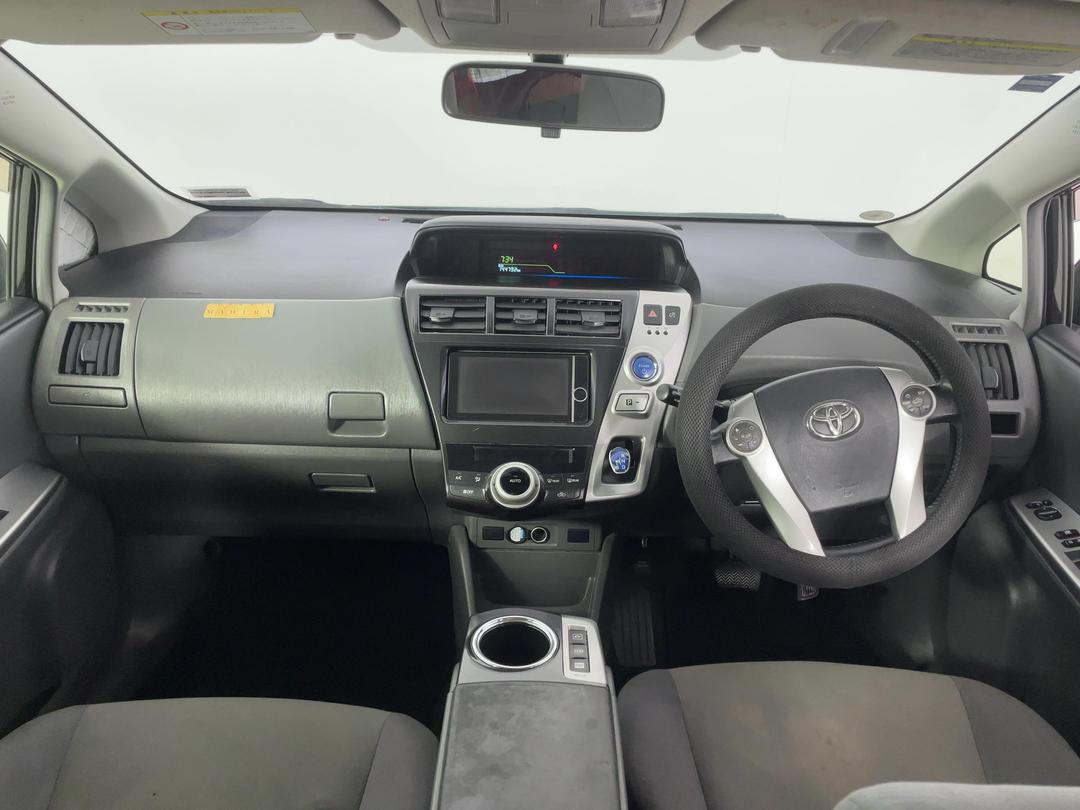 Photo '17' of Toyota Prius V