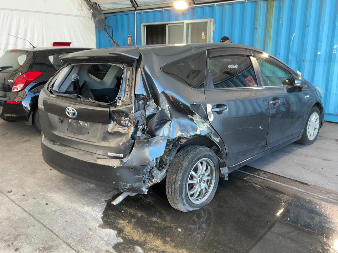 Photo '15' of Toyota Prius V Prius Alpha