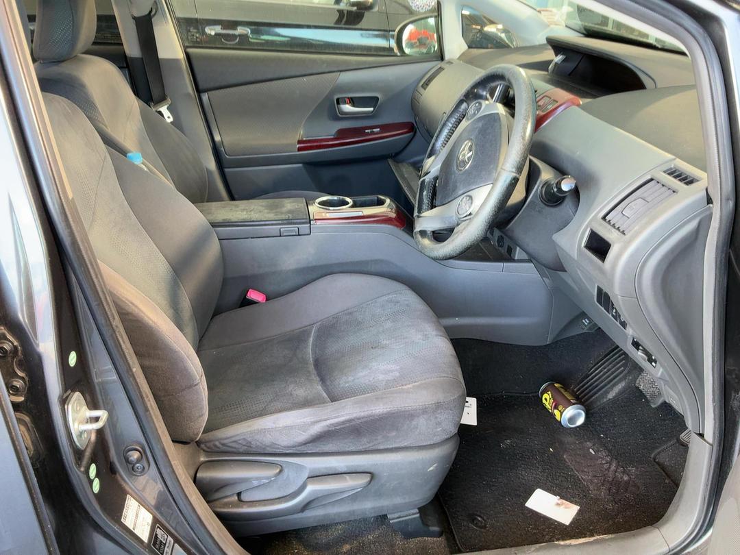 Photo '21' of Toyota Prius V Prius Alpha