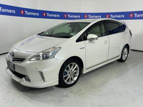 Photo '4' of Toyota Prius V