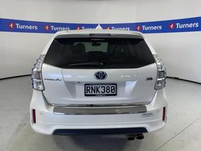 Photo '6' of Toyota Prius V