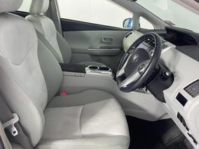 Photo '16' of Toyota Prius V