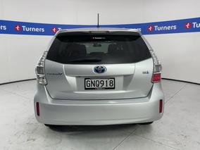 Photo '6' of Toyota Prius V