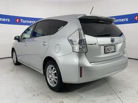 Photo '5' of Toyota Prius V