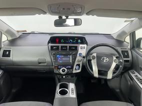Photo '17' of Toyota Prius V