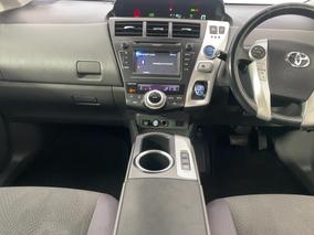 Photo '18' of Toyota Prius V