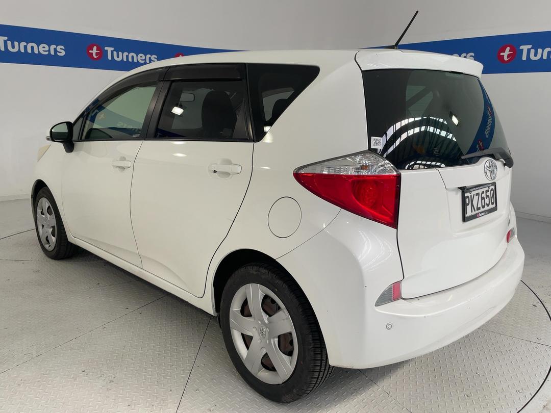 Photo '5' of Toyota Ractis