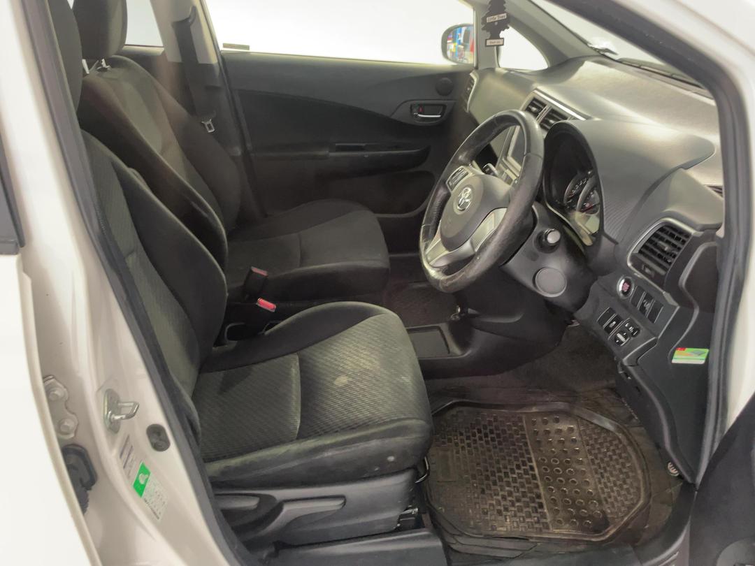 Photo '16' of Toyota Ractis
