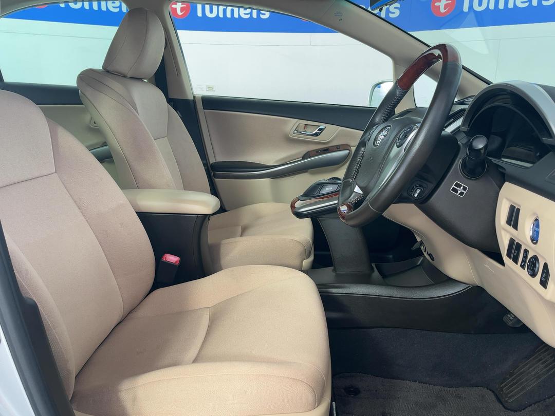 Photo '16' of Toyota SAI
