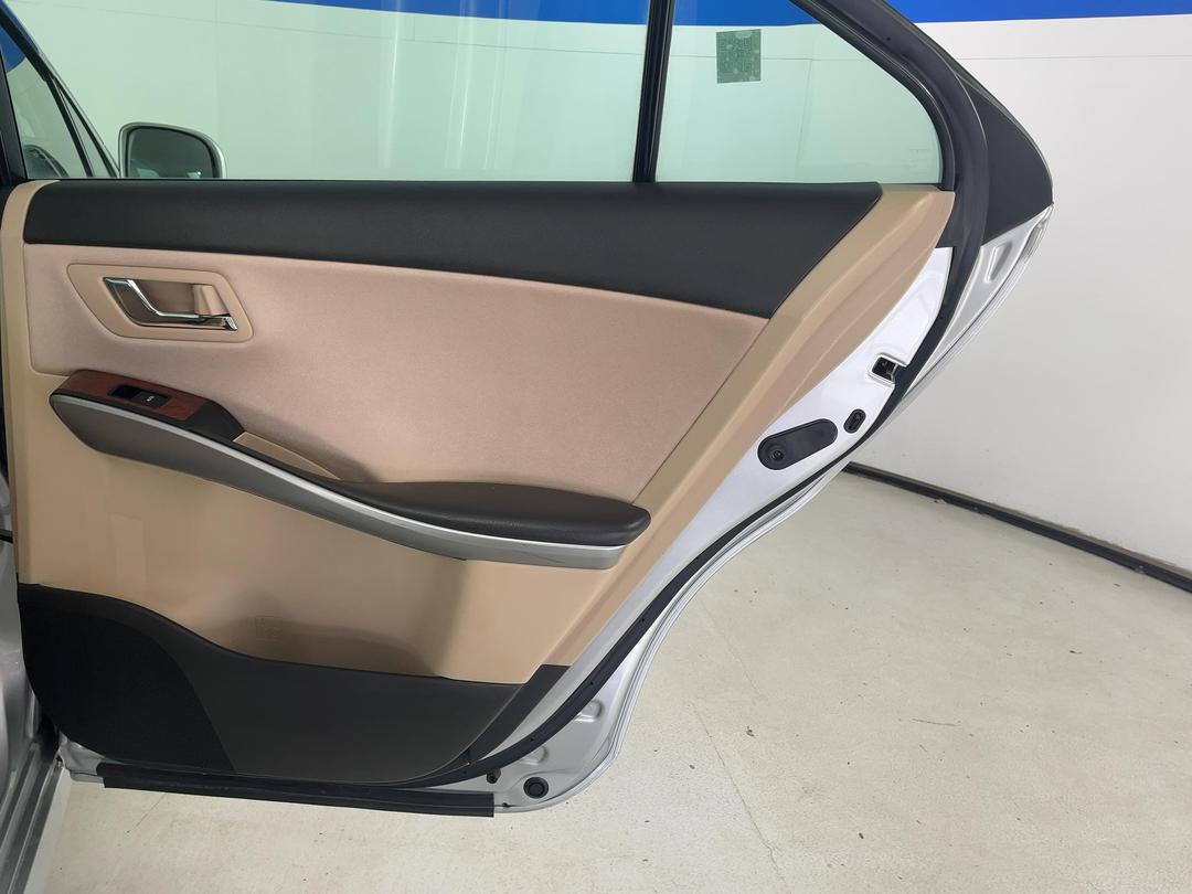 Photo '19' of Toyota SAI