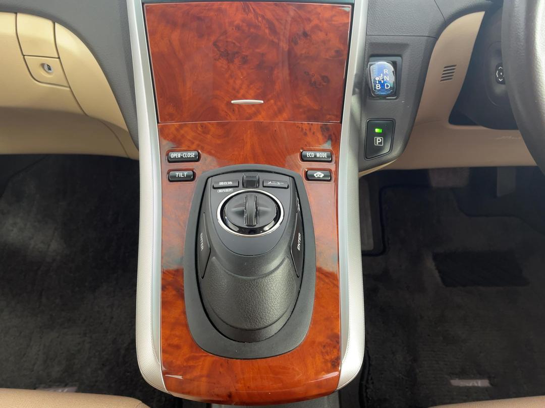 Photo '18' of Toyota SAI