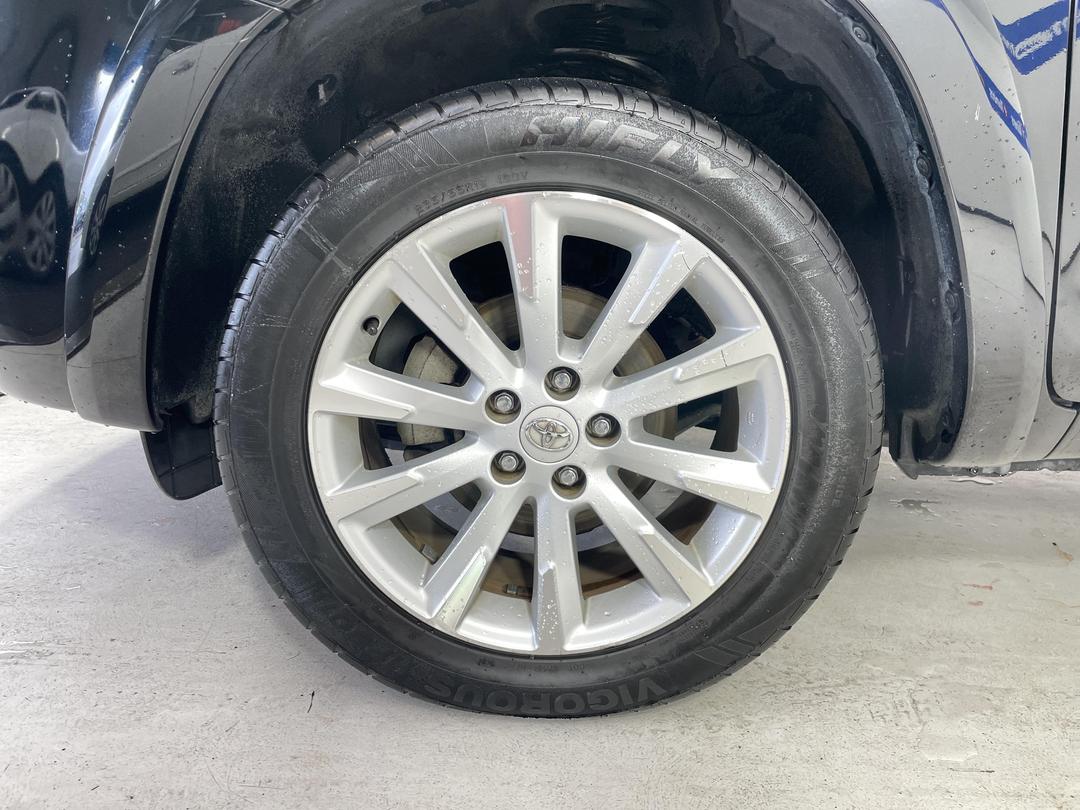 Photo '10' of Toyota Vanguard